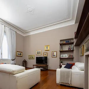 Appartamento Giovio 11 - Eccellente - Spazioso -, Milano